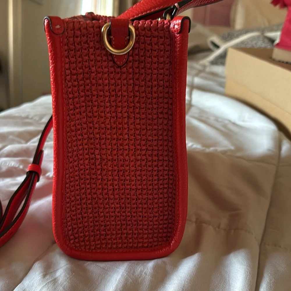Coach Dempsey Bag Miami Red like new - Picture 4 of 9